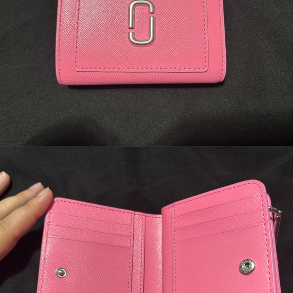 Marc Jacobs Accessories - Marc Jacobs Pink Key & Card Holder with Structured Design